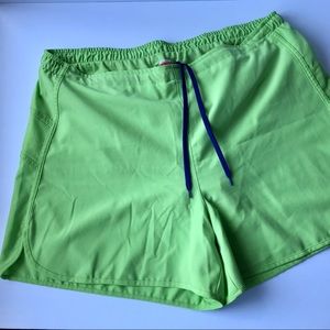 Danskin Now women’s shorts 8/10 green